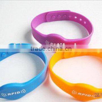 Alibaba china newly design wholesale alibaba silicone wristbands