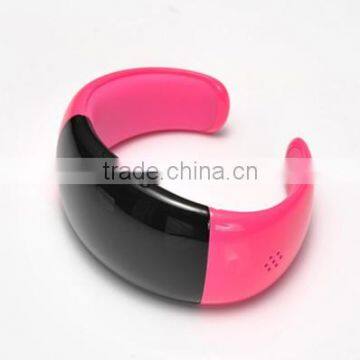 OLED display Bluetooth Wireless watch bracelet Caller ID display +vibrating alert when coming a call or mobile phone connected