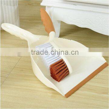 dustpan & brush set for table