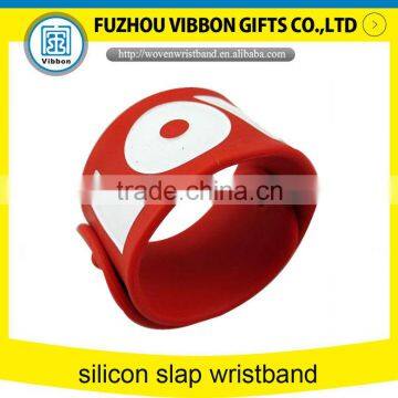 Wholesale Promotional Gift Reflective Slap Wristband for Festival