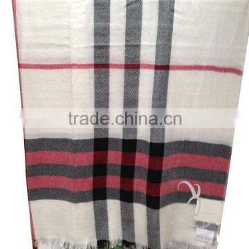 Checked Pattern Woven Blanket