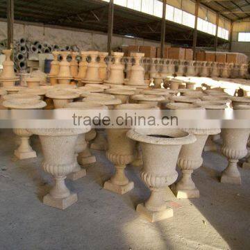 Outdoor Decorative Urns and Fiberglass Urns in Classic Vase Design photo-2