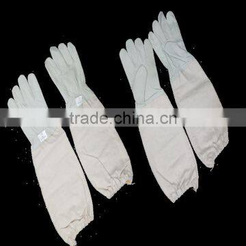 The popular beekeeping protective PU style bee glove for beekeeper