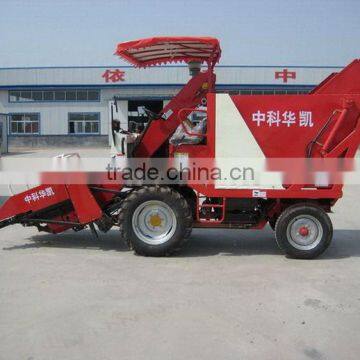 new type self-propelled corn combine harvester