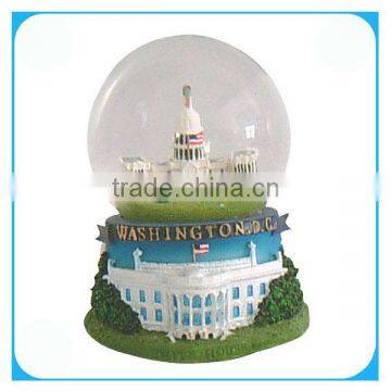 Souvenir polyresin snow globe/water globe