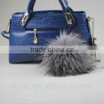Factory Supply 100% Real Raccoon Fur Pompoms Luxurious Fur Balls Genuine Fur Pom Pom for Bag Hats Cap Scarf Gloves Attached the photo-2
