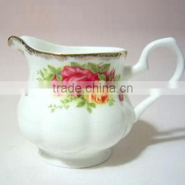 Wholesale ceramic water jug for home decoration