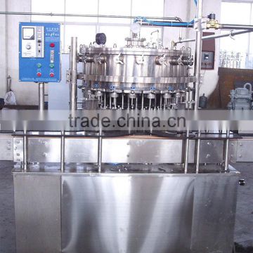 Separated carbonated drink filling machine