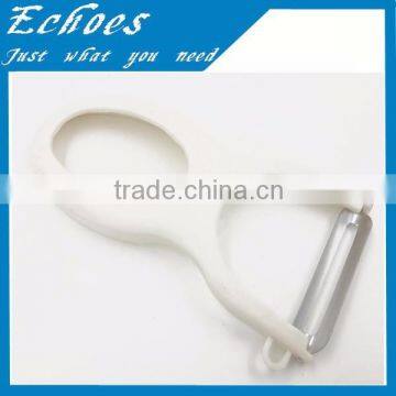 Plastic slicer and peeler for vegetable