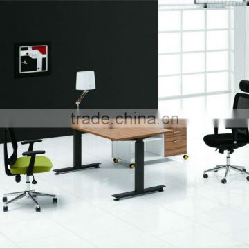 2012 modern office executive desk furniture with metal legs and panel TD004