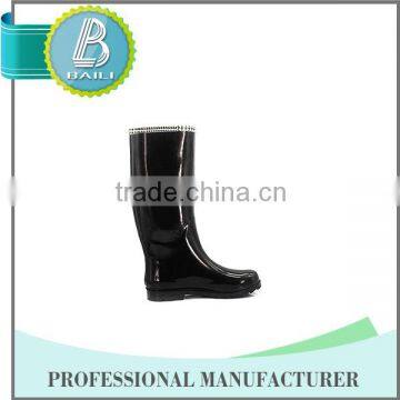 China Cheap 100% Natural Rubber Men Rain Boots