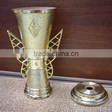 Twin wing cup for trophy