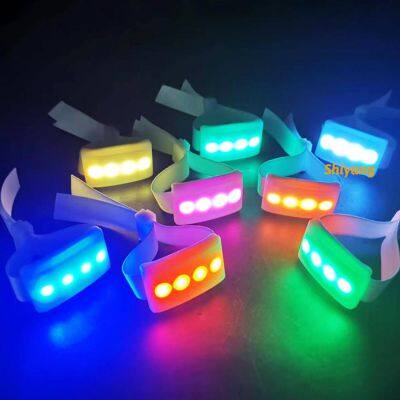 Nylon-LED-Armband mit individuellem LOGO, ferngesteuert mit DMX-Steuerung, Stoff-LED-Armreif