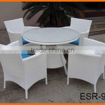 Chic Round Dining Table Chair Set Rattan