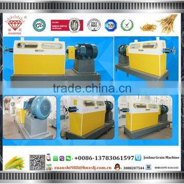 Adjustable size corn peeling and polishing machine