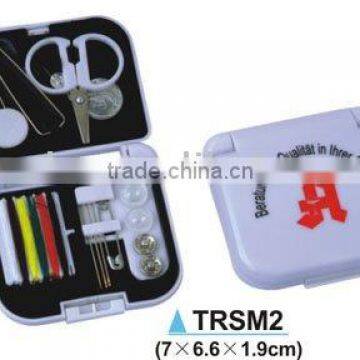 Plastic travelling sewing box/pocket custom logo hotel sewing kit