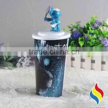 BPA Free Customized Made pp Plastic Cup With Top Figurine