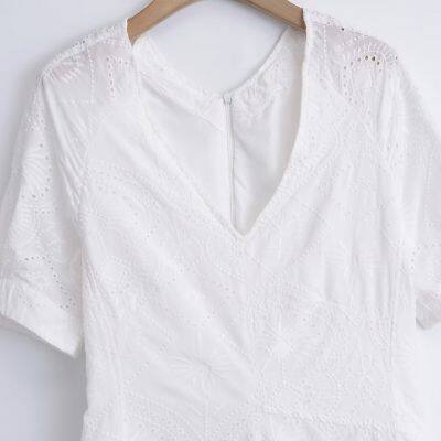 Summer New Women's White Fashionable Hollow Embroidery V-neck Short Sleeved Dress Midi Dress photo-3