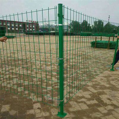Photovoltaic Wire Mesh Fences Are Available for Sale in Stock. Fence Nets for Photovoltaic Fields. Double-strand Wire Guardrails Are in Abundant Supply. photo-3