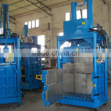 Vertical baling machine for tyre/tire