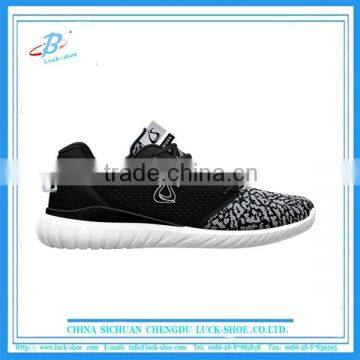 Fashion men flyknit fabric running shoes cheap soft textile jogging shoes sneakers US online website