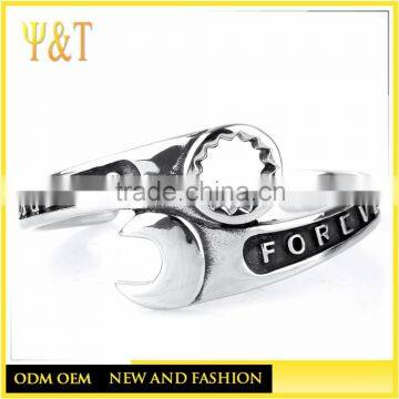 China factory biker casting spanner mechanic wrench tools biker bracelets bangles for bikers