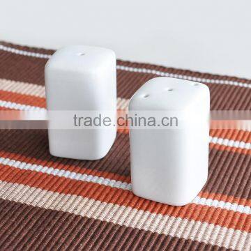 Salt and pepper shaker set