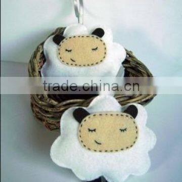 alibaba express hot sale high quality new products wholesale handmade felt sheep shaped christmas hanging decoration