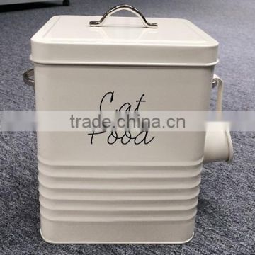 Cat food canister with spoon