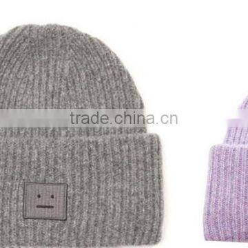 Europe and the United States face labeling box embroidered in autumn and winter lovers of woolen hat knitted cap pointe