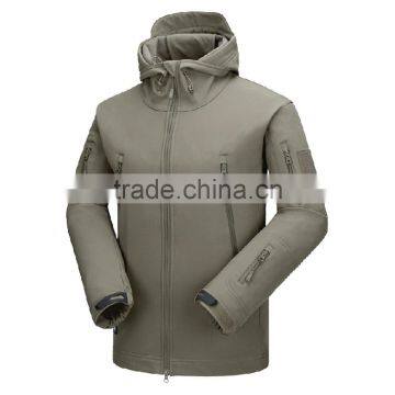 Popular Top Quality Hooded Softshell Jacket for Gentlemen