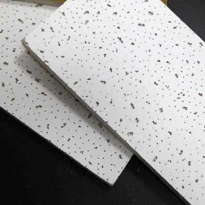 Telhas de teto perfuradas acústicas de fibra mineral Modern 595x595mm para hotéis da fábrica Office