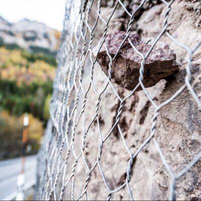 Double-Twisted Woven Reinforced Mesh High-Tensile Galvanized Steel Wire Netting with Cutting Service for Mountain Road Safety