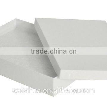 White plain cardboard boxes for dress packaging