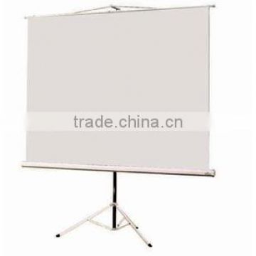 Portable tripod projection screen