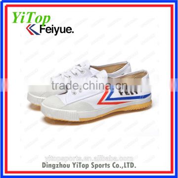 instock Chinese white canvas kungfu shoes