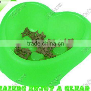 Pet Medium heart-shaped three stakes bowl P660: