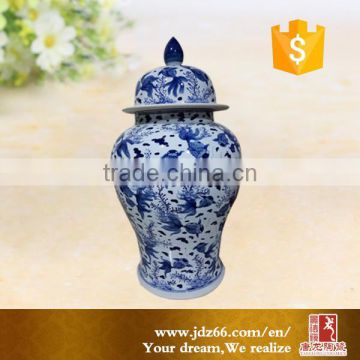 Jingdezhen made handpaint gold fish chinese ginger jar