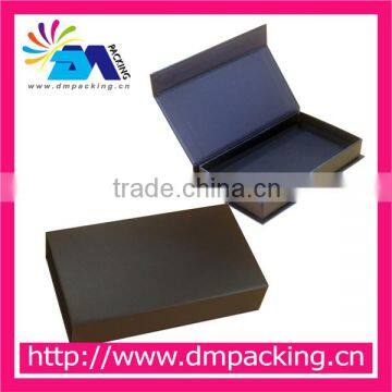 customized magnet attached gift packing box