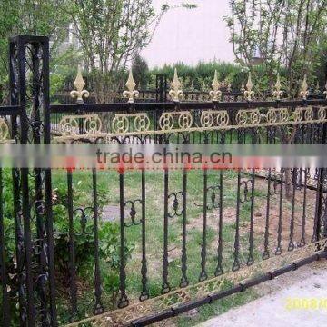 2013 Top-selling hand forged garden iron fence