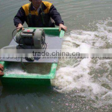 Pond aeration hose integrated floating surface aerator for fish tank