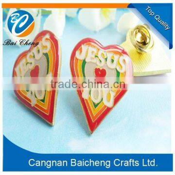 Popular international club Shinny Metal Pin Badge with Glitter / Heart Shaped Metal Badge Souvenir Metal Badges