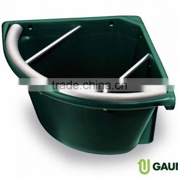 Reinforced corner feeder for horses with bars