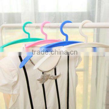 Plastic Halfmoon Curved Non-slip Coat Hanger,Hanging Hook photo-3
