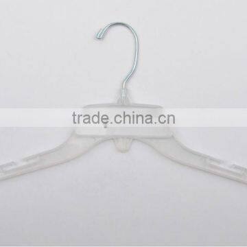 plastic hangers for clothes