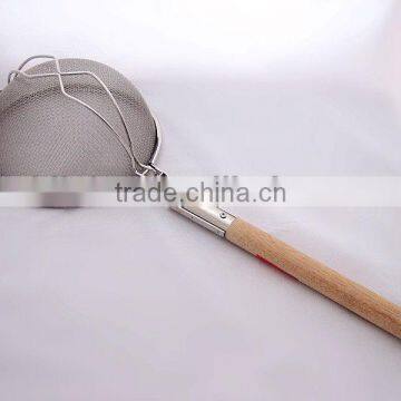 Stainless Steel Strainer With Wooden Handle photo-3