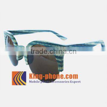 Wholesale China Colorful Frame Skateboard Wood Sunglasses photo-6