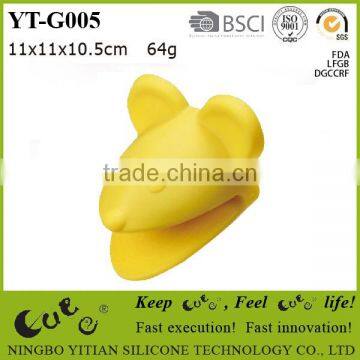 silp-resistant silicone gloves with mickey mouse shape