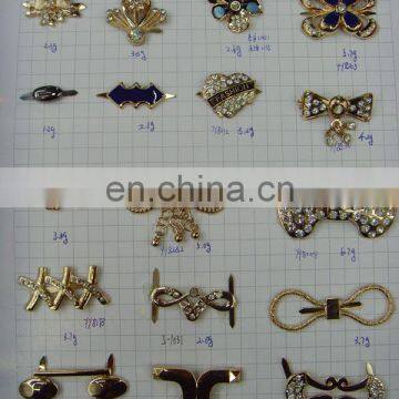 Fashion metal garment accesories rhinestone flower buckle on bags or shoes