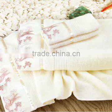 towels set with lace